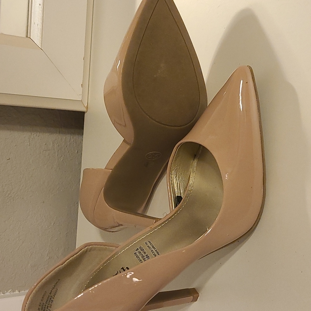 Heels - Picture 3 of 8